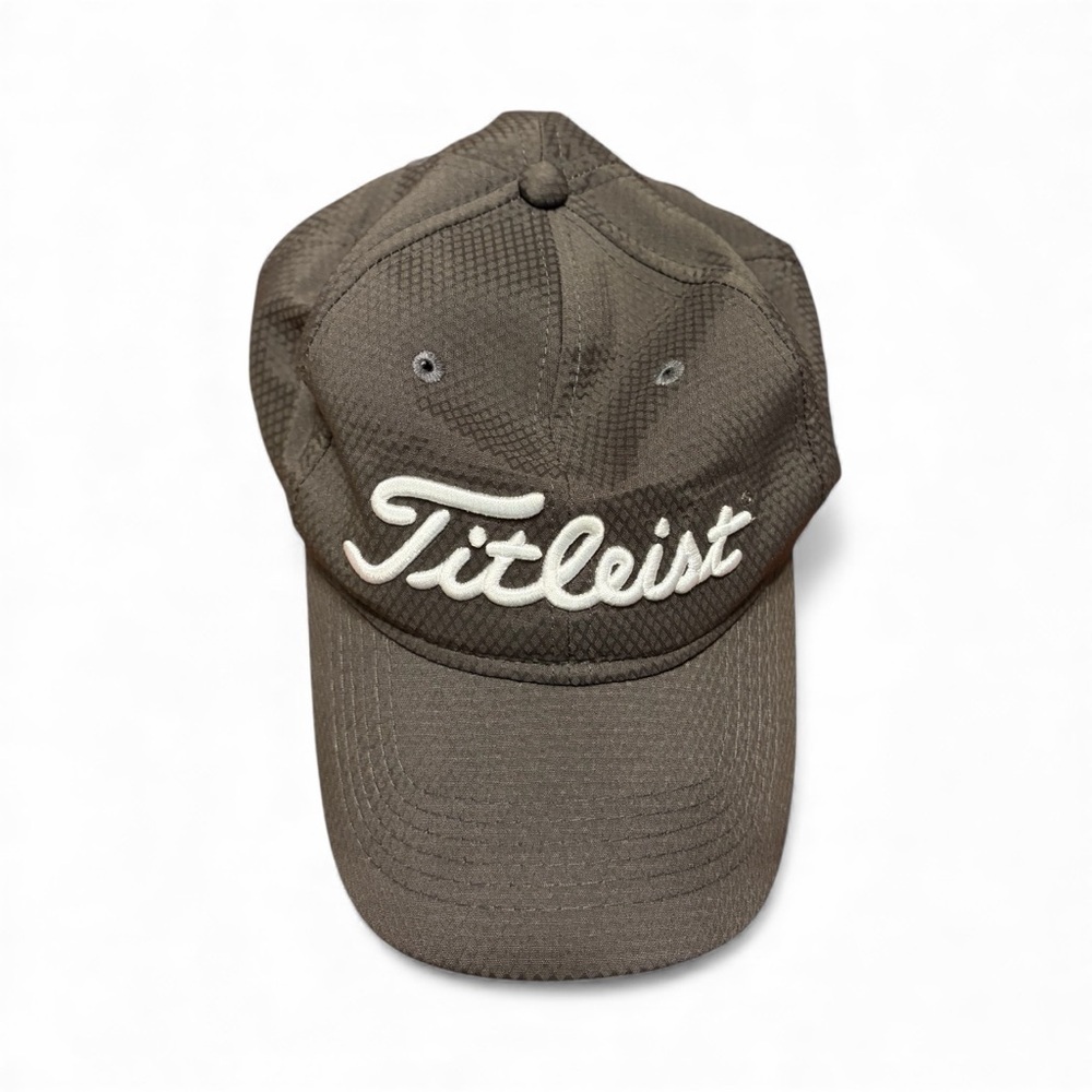 Titleist Hat Cap Strap Back Gray White Logo Golf Golfing Athletic Men’s